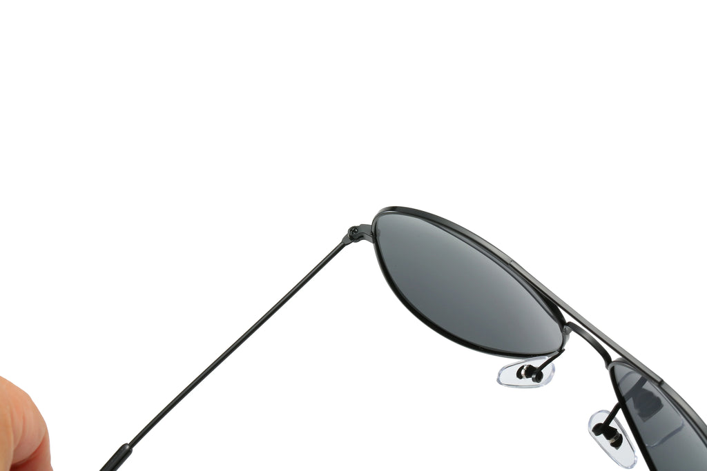 Signature Vantage Aviator Sunglasses